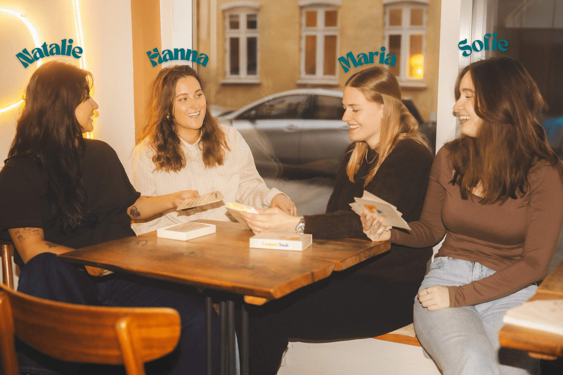 Maria, Hanna, Natalie og Sofie — holdet bag PædaGo'Snak